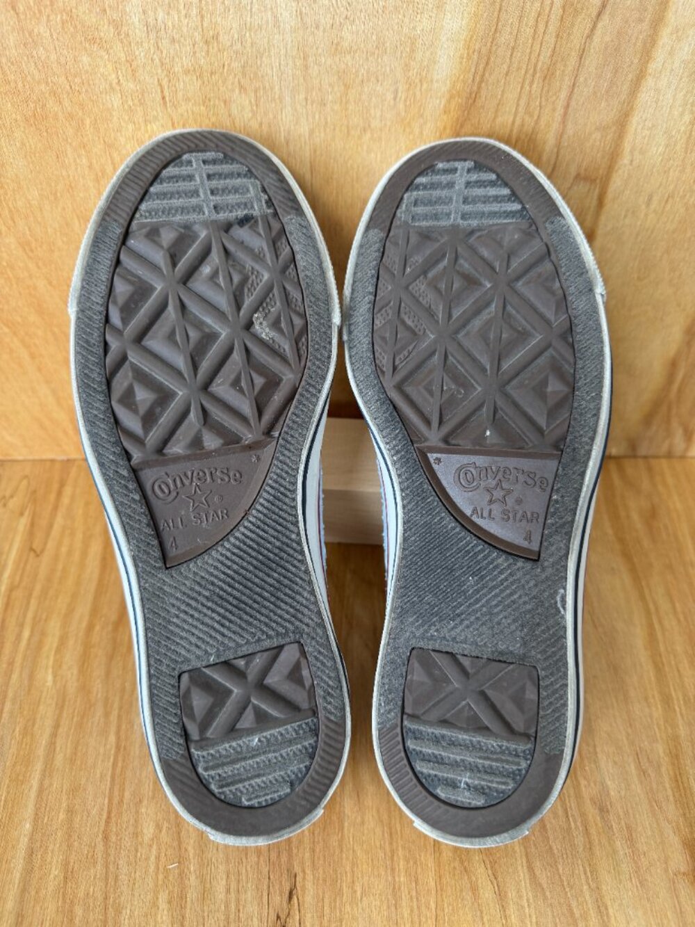 Converse Chuck Taylor Ox Eyelet Canvas Sneakers - Picture 14 of 15